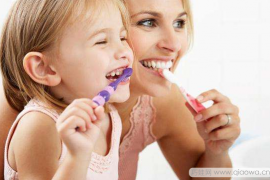 如何给宝宝选择合适的牙刷？